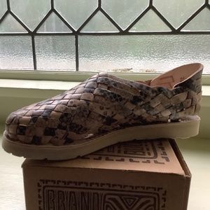 Brand X Huaraches